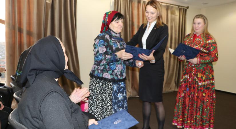 A magyar népi hagyományok védelme: oklevélátadó ünnepség Kárpátalján