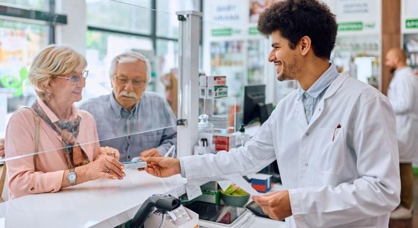 Sokféle kedvezmény jár a nyugdíjasoknak, de ehhez szükség van erre a "papírra" - mutatjuk a részleteket!