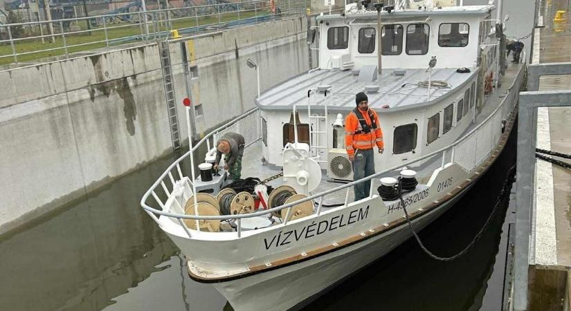 Nem mostanában volt szükség rá, de azért megérkezett a Balatonra a téli „romboló”