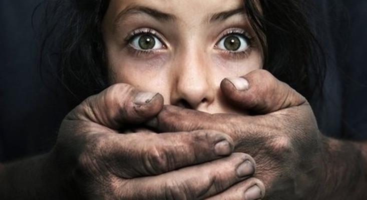 65 éves erőszakolójától szült gyereket egy 11 éves kislány Ukrajnában