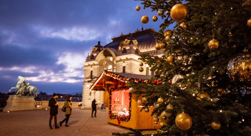 Ingyenes ünnepi fényfestés és drónshow kíséri az adventet a Budai Várnegyedben