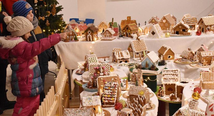 Mézeskalács falut építettek, de végül átírtak egy rekordot Jászfényszarun – galériával, videóval