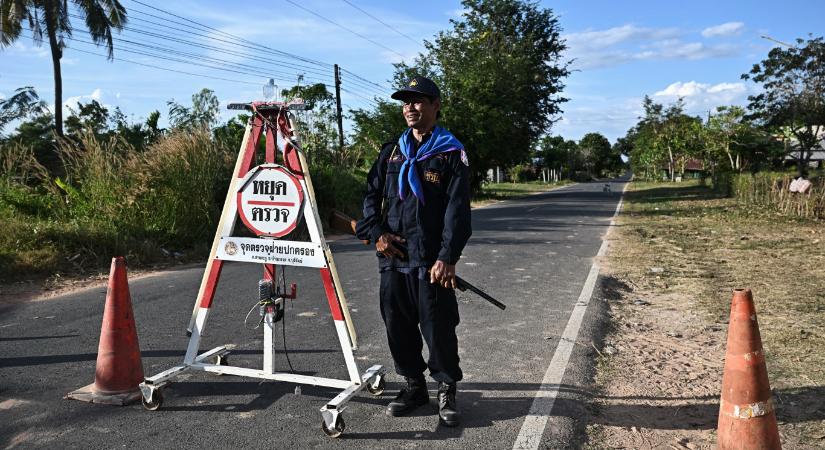 Tovább mélyül a kambodzsai határkonfliktus, Thaiföld lezárta a Laoszon át vezető üzemanyag-útvonalat