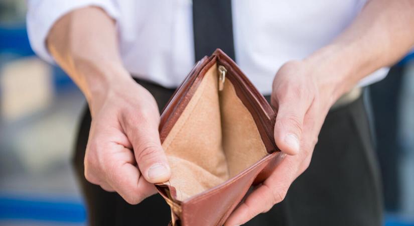 40 ezer forint mínusz egy év alatt: így olvadnak el a bónuszok