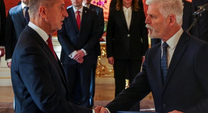 Csehországnak új kormánya van, Pavel kinevezte a harmadik Babiš-kabinetet