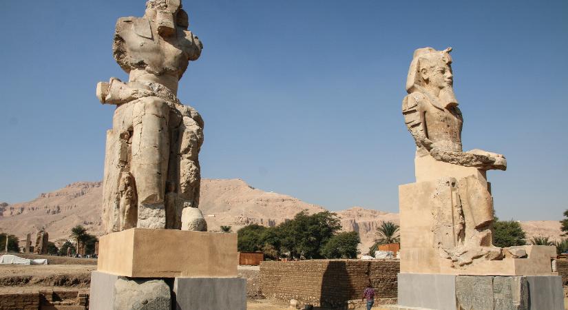 Igazi kolosszusok: felavatták III. Amenhotep egyiptomi fáraó óriási szobrait Luxorban – fotók