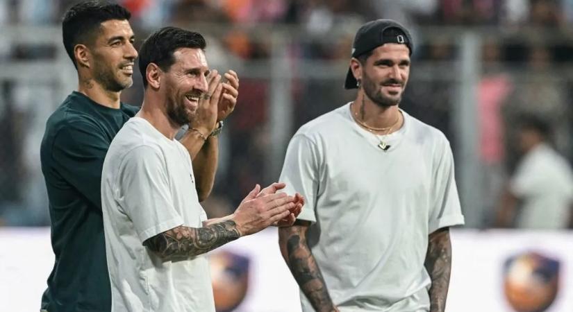 Messi nem bírta abbahagyni a nevetést, miután egy 13 éves kislány megalázta Suárezt – videó