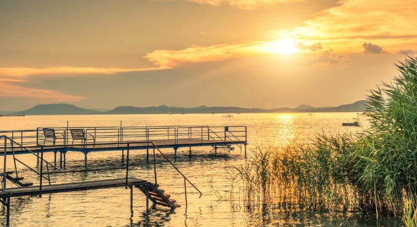 Milliárdos luxus villapark épül a Balaton partján: itt húznak fel exkluzív üdülőkomplexumot