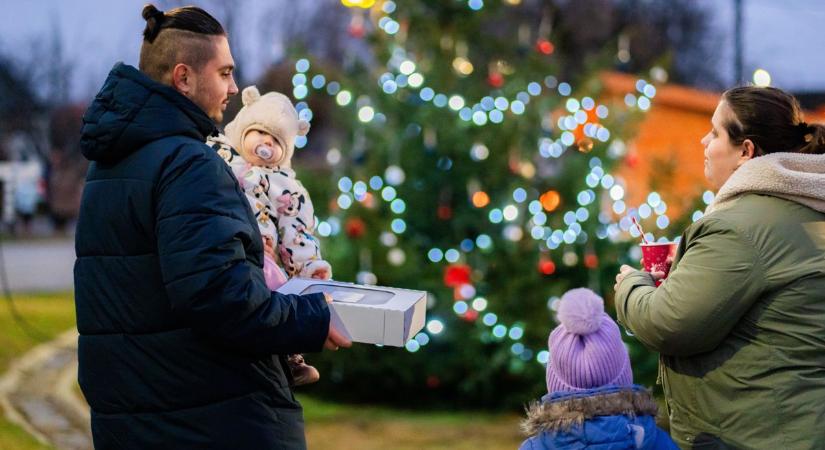 Ünnepi koncert, karácsonyi hangulat és közös élmények Faddon (képgalériával)