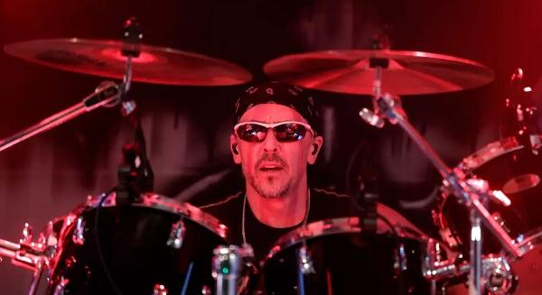 Szólóalbummal jelentkezett a Queensrÿche egykori dobosa, Scott Rockenfield