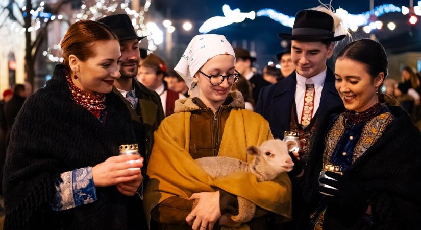Advent: a harmadik gyertyát is meggyújtották Debrecenben
