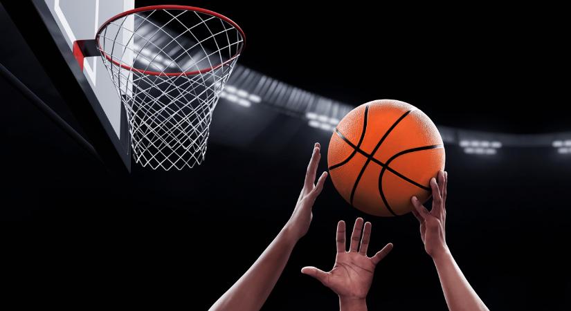 Földön fekve rúgott bele ellenfelébe a Győr csapatkapitánya, videón a súlyos sportszerűtlenség