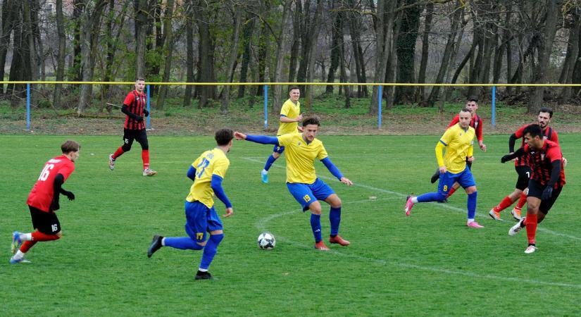 Kétarcú csapatok, hullámzó teljesítmények