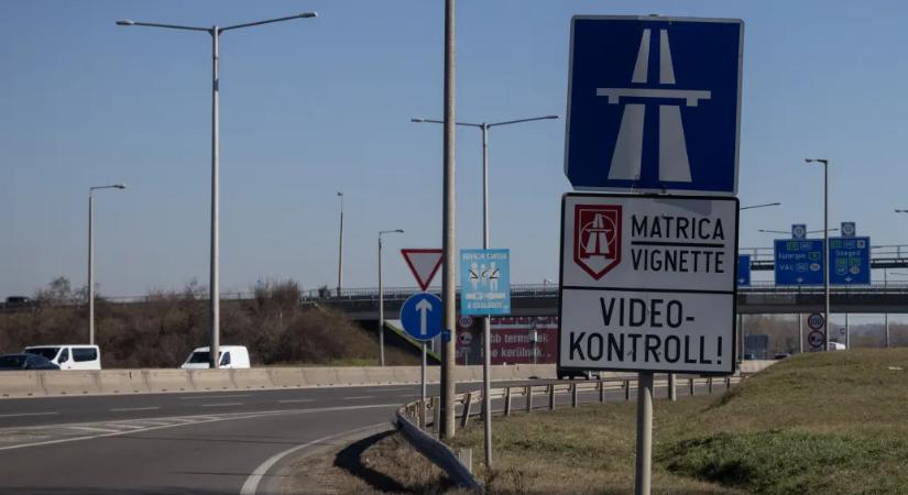 Öt vármegyében jóval olcsóbb lesz az autópálya-matrica 2026-tól, lesznek új fizetős szakaszok is