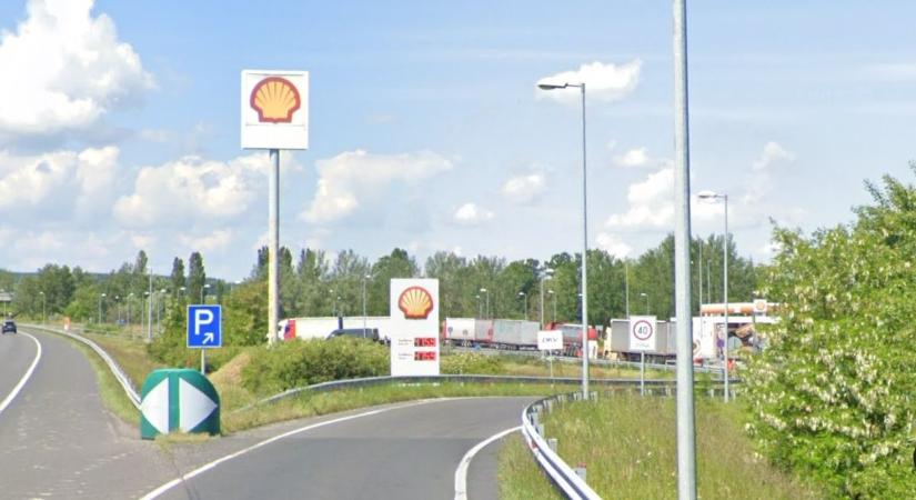 A Shell lezárta ezt az M7-es melletti benzinkútját, mert tankolás után néhányan pórul jártak