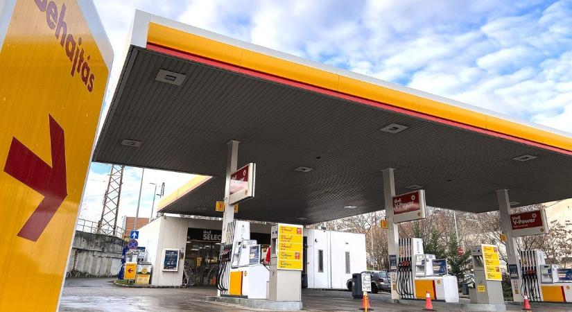Már sejthető, miért adott vizes benzint egy Shell-kút