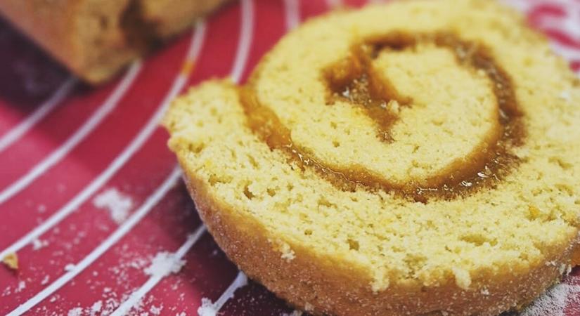 Ünnepi lekváros piskótatekercs, amit mindenki dicsérni fog: a klasszikus, ami sosem okoz csalódást