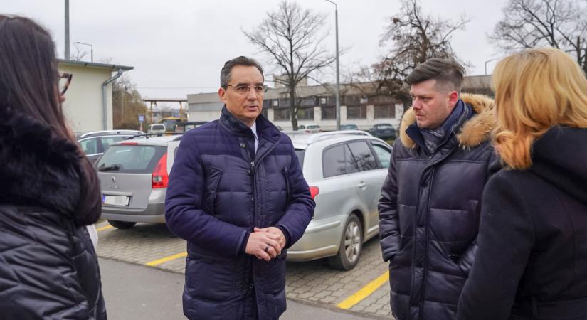 Megoldódhat a parkolás a Szoboszlói úti iskolánál