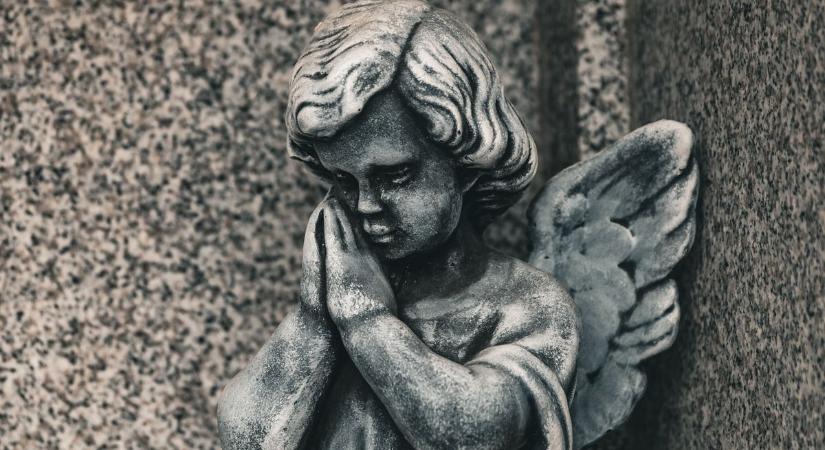 Gyászhírek: tőlük búcsúzott Komárom-Esztergom vármegye a héten