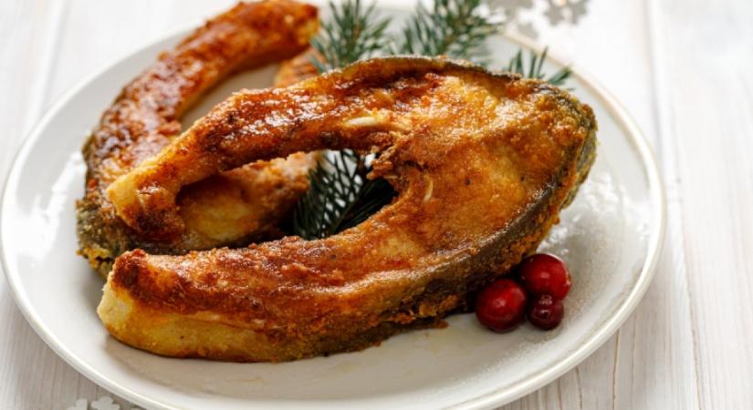 Hagyd a fokhagymát és a sós tejet: ettől a titkos hozzávalótól lesz tökéletes a karácsonyi rántott ponty