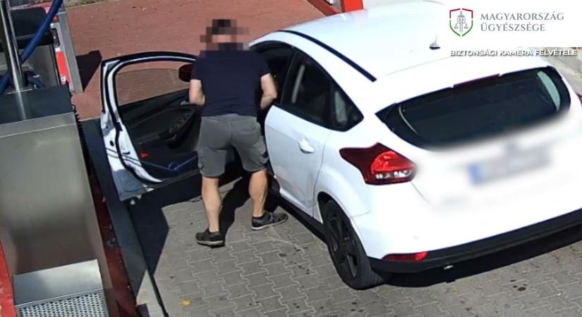 Autómosó alkatrészeit lopta el egy férfi Győr mellett