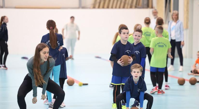 Kétszáz kölyökatléta versengett Bonyhádon (képgalériával)