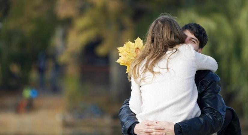 Hogyan élik túl a kapcsolatok az édeshármast?