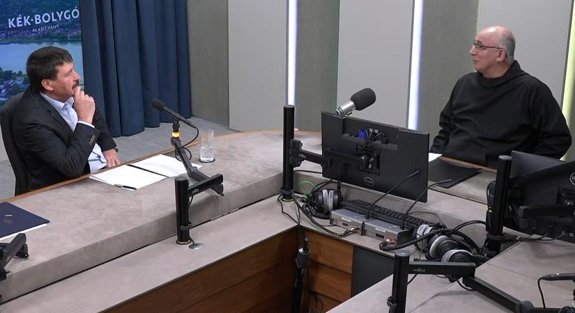 A mindennapok részévé vált a fenntarthatóság a Pannonhalmi Főapátságban – Áder János vendége a Kék bolygóban Hortobágyi T. Cirill főapát volt