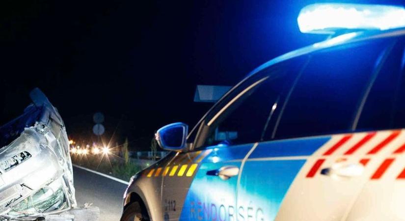 Drámai részletek: Így történt a halálos baleset a 81-es főúton (helyszíni fotók)