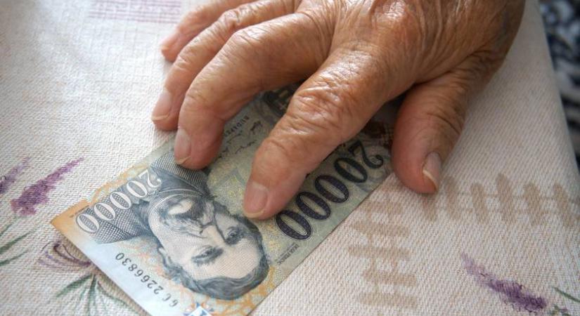 70 éves kor felett ezek a bankok adhatnak hitelt: nem mindenhol lehet igényelni