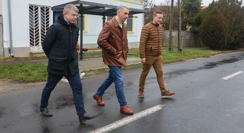 Lázár János buszra szállt, és Vas vármegye több települését is felkereste - fotók