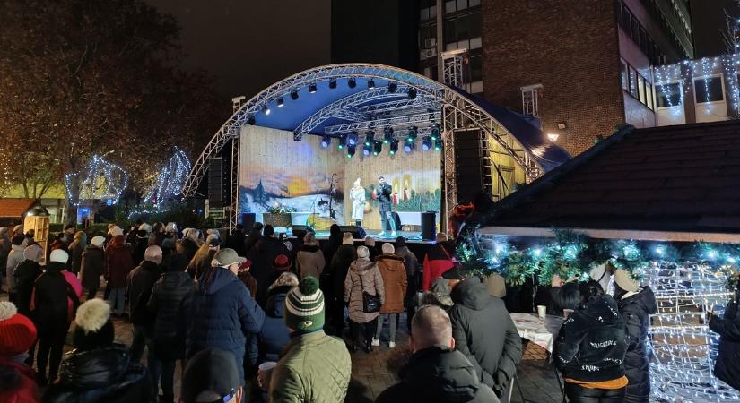 Ilyen volt advent harmadik vasárnapja a főtéren - galériával, videóval