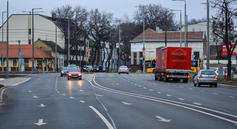 Könnyebben indult az autósok hétfője az egyik debreceni fejlesztés területén – fotókkal