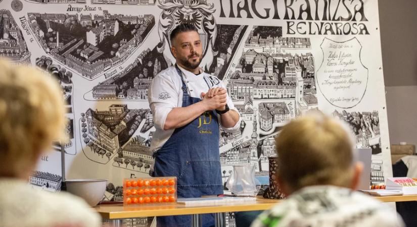 Gasztronómiai élmények a könyvtárban – Ezúttal Jakabfi Dávid volt az előadó