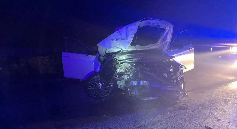 Halálos balesethez vezetett a BMW-s felelőtlen előzési manővere – képekkel