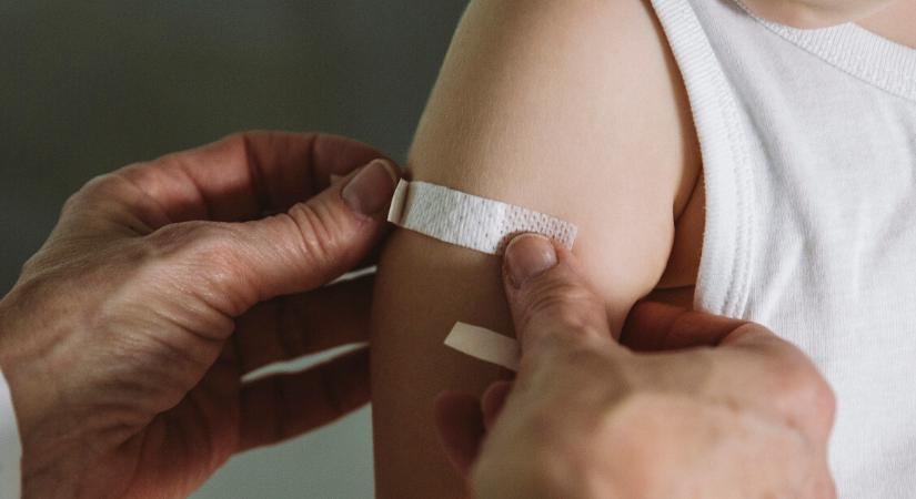 Oltásellenes szülők perlik a gödi gyermekorvost – Ha felmond, gyermekorvos nélkül maradhat a város