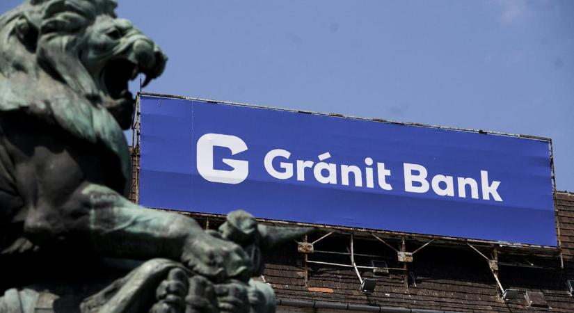 A Tiborcz érdekeltségébe tartozó Gránit bank szórólapja is bekerült az iskolaválasztás előtt álló gyerekek karácsonyi csomagjába Kolozsváron