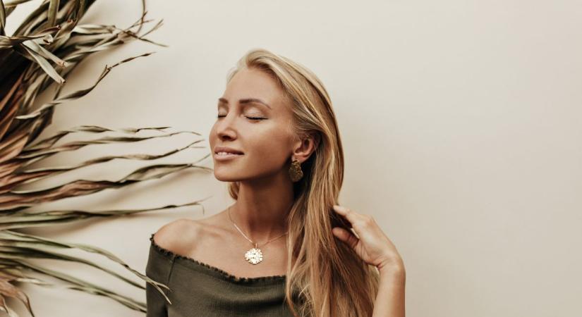 Sárga arany, ezüst vagy rosegold? Segítünk megtalálni a bőrtónusodhoz illő arany ékszert!