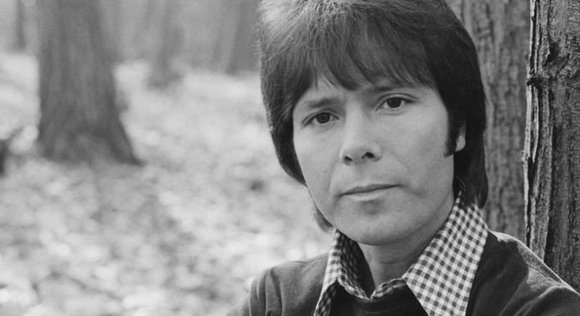 Prosztatarákkal diagnosztizálták Cliff Richardot: a 85 éves énekes egy évig titkolta a halálos betegségét