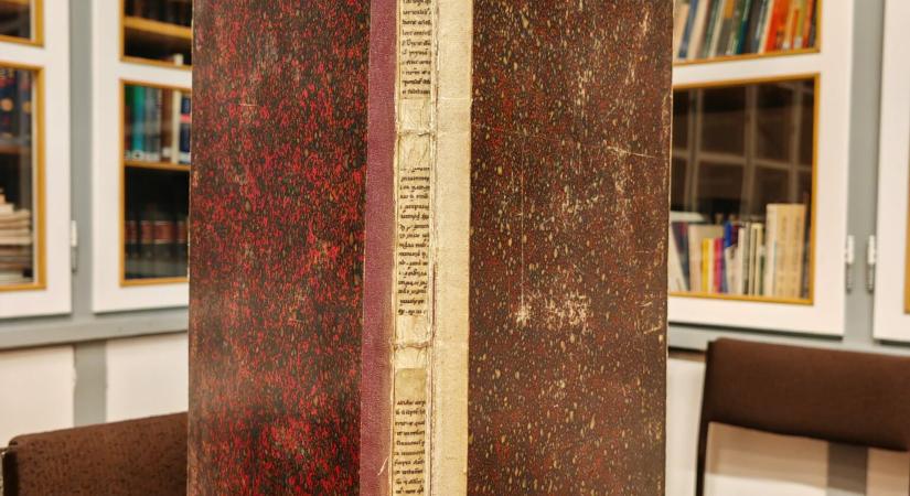 900 éves kódextöredékek kerültek elő a BME egyik könyvtárából