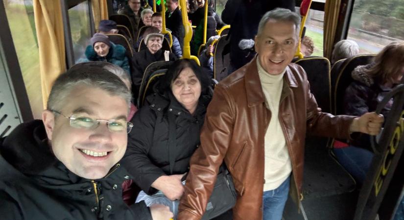 Lázár János: „Naponta háromszor garantáljuk a járásközpontba való be- és hazajutást”