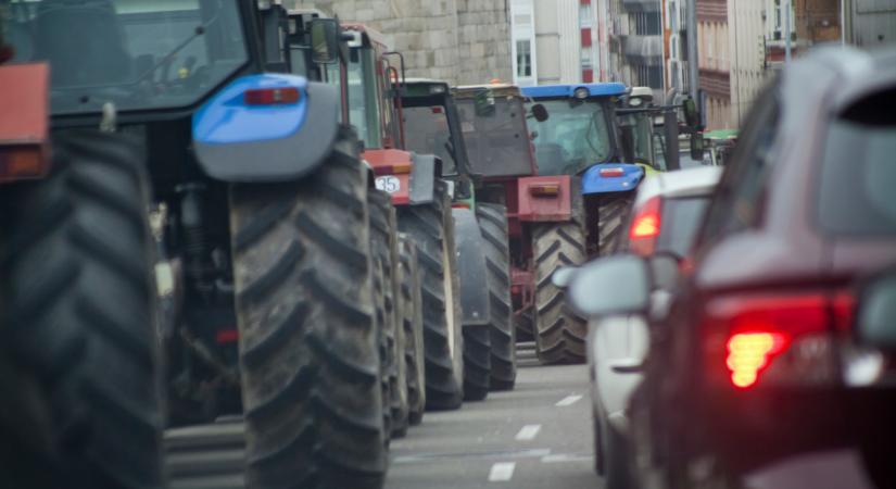 Indulnak a magyar gazdák tüntetni: több százan vonulnak az utcára