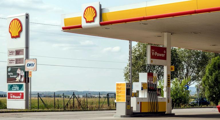 Bekövetkezett az autósok rémálma az M7-esen, erre számíthatnak a peches sofőrök, akik benzin helyet vizet kaptak