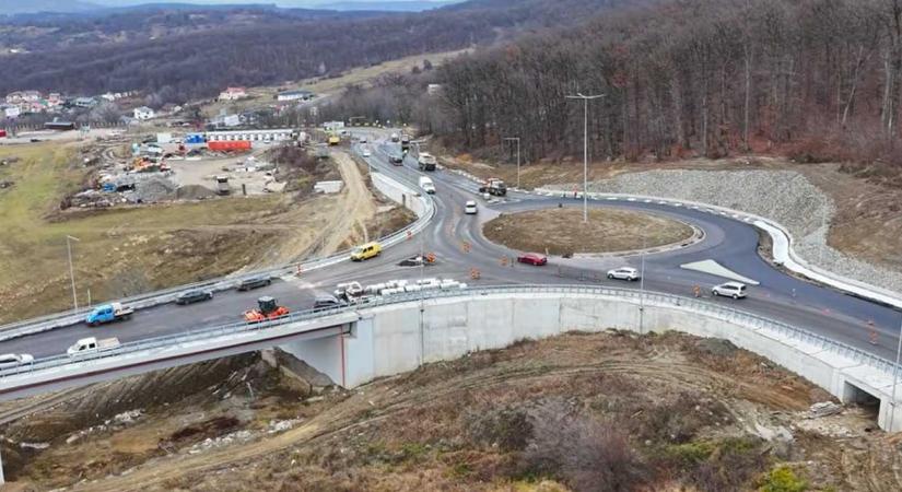 A héten adják át az első, kínaiak által Erdélyben épített utat