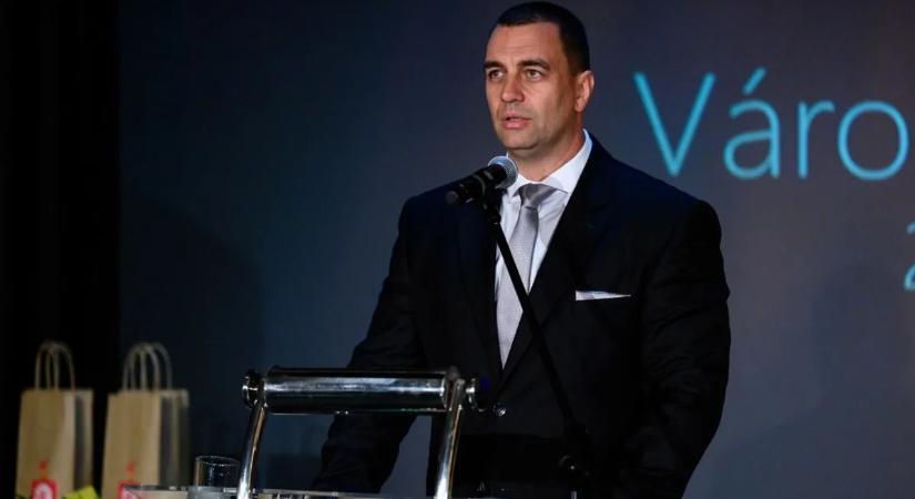 Nyomozás folyik egy polgármester ellen – részegen verhetett meg egy hajléktalant