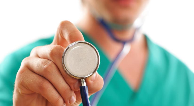 Valami tényleg nem stimmel a kormány által kiplakátolt 2 millió forintos orvosi fizetésekkel