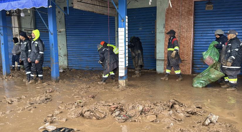 Több tucat embert vitt el a villámárvíz, egy óvárost is ellepett az ár Marokkóban
