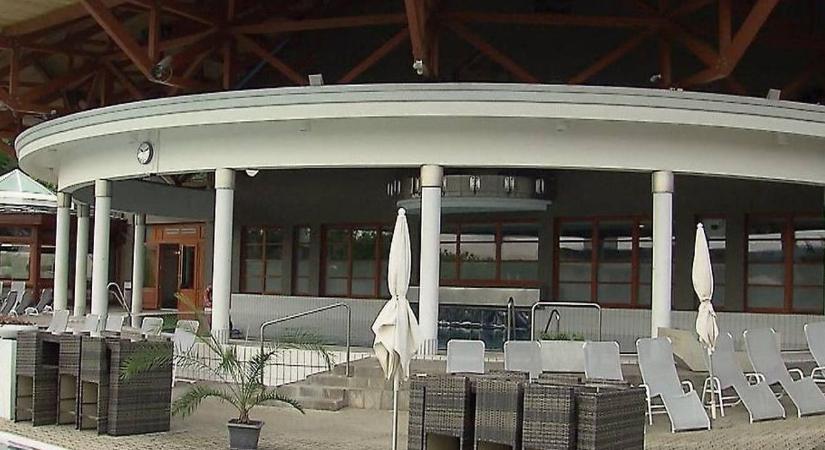 Újranyitják a fertőző baktérium miatt bezárt népszerű gyógyfürdőt