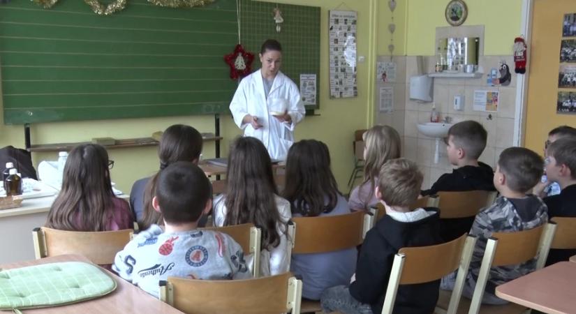 Szakmák sokaságával ismerkedhettek a hevesis diákok