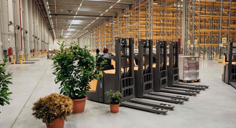 Új logisztikai központtal erősít az Univer